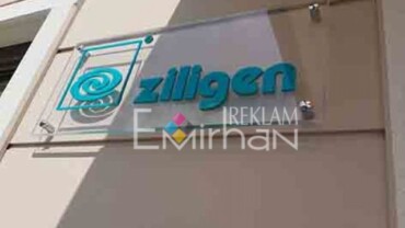 Kayışdağı tabela